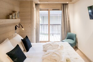 Apartment, 4 Bedrooms, Balcony