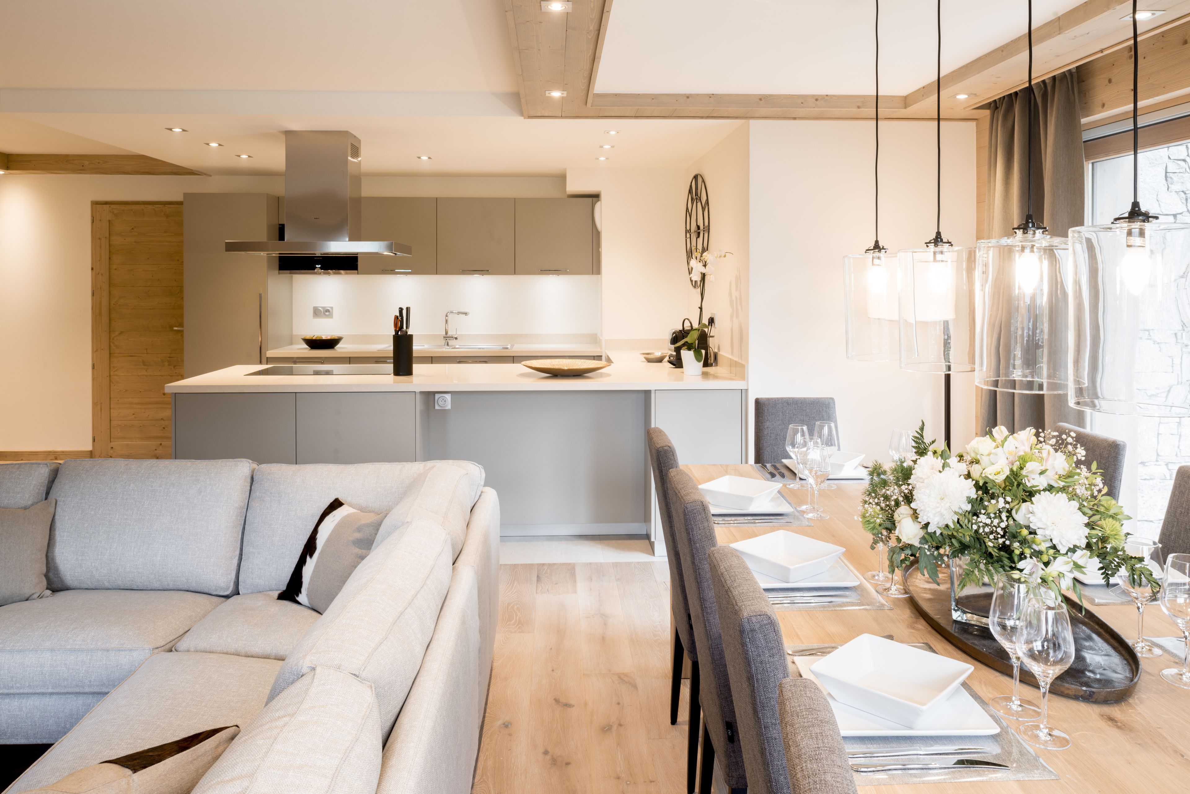 Apartamento, 4 quartos, sacada | Área de estar | Smart TV, lareira