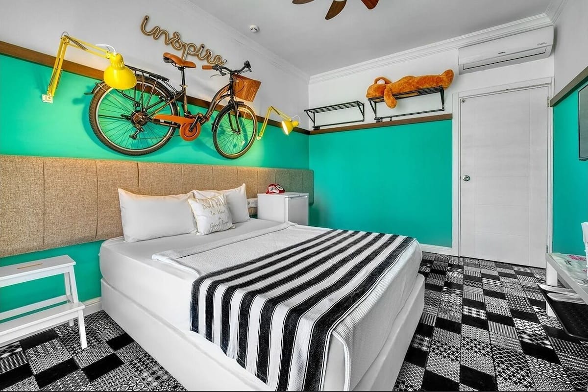 Family Suite Room | Escritorio, cortinas blackout, insonorización y wifi gratis
