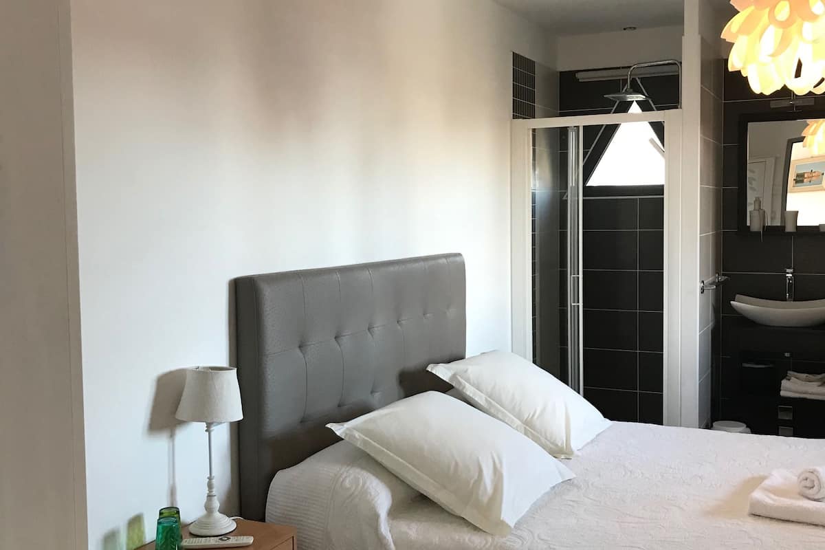 Double Room (2) | Individually decorated, individually furnished, soundproofing