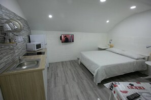 Studio | Free WiFi, bed sheets - Pulcinella 84 (Naples)