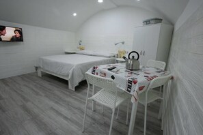 Studio | In-room dining - Pulcinella 84 (Naples)