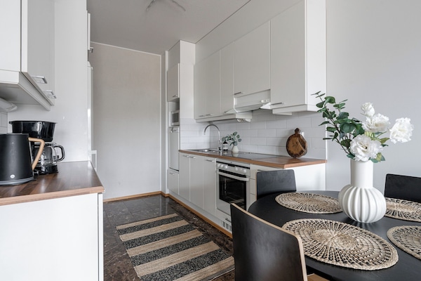 Leilighet – superior, 1 soverom, badstue, utsikt mot innsjø | Eget kjøkken | Kjøleskap, mikrobølgeovn, ovn og kokeplater