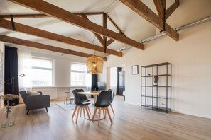 Apartment, 1 Bedroom (E) | Desk, iron/ironing board, free WiFi, bed sheets - MyCityLofts - Eendrachtsweg (Rotterdam)