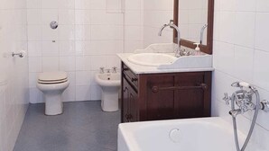 Unclassified image, 2 of 9, button - Bed&Breakfast San Vitale 47 (Bologna)