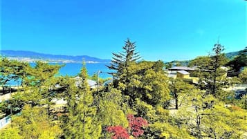 Caja de seguridad en la habitación, wifi gratis y ropa de cama