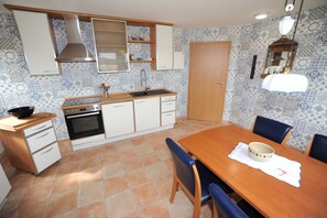 Køleskab, mikrobølgeovn, ovn, opvaskemaskine