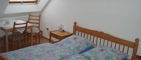 1 bedroom, WiFi, bed sheets