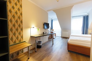 Habitación doble, no fumadores | Ropa de cama hipoalergénica, escritorio, cortinas opacas