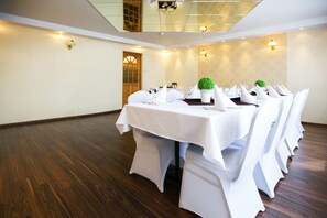 Breakfast, lunch, dinner served; Polish cuisine 