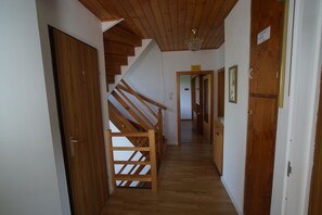 Interior - Accommodation close to the center with in-house swimming pond and wonderful castle view (Neulengbach)