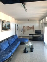 Executive Apartment, 2 Bedrooms, Kitchen, City View | Living area | 32-inch LED TV with satellite channels, TV