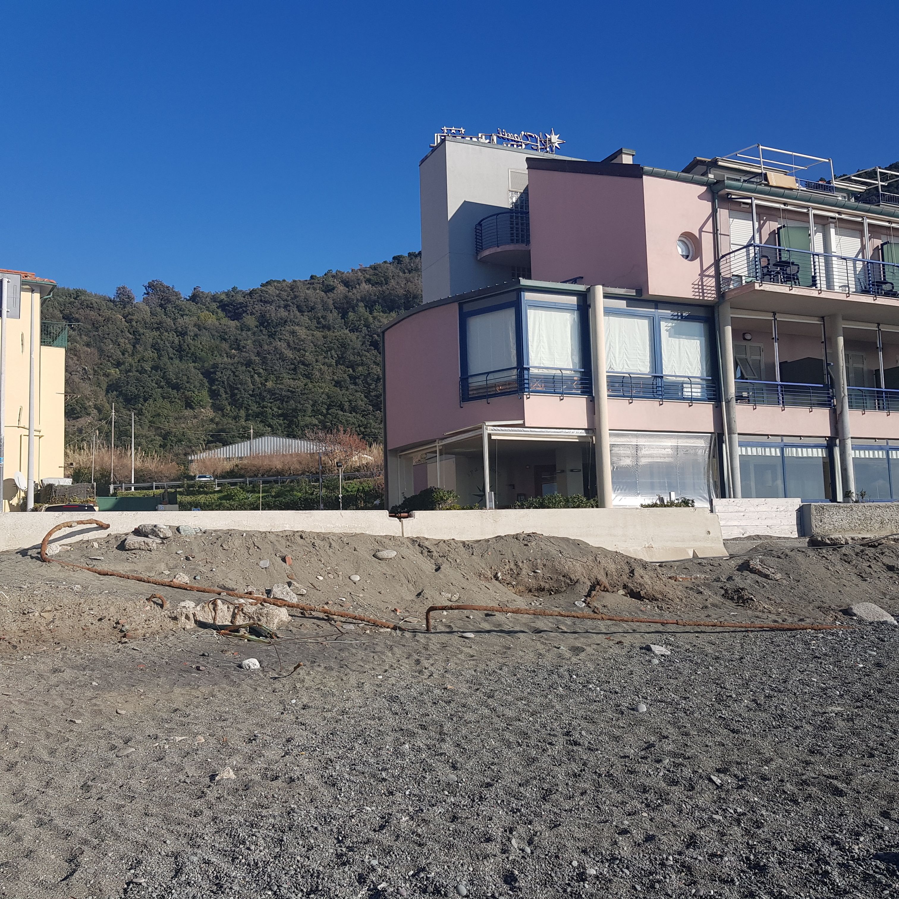 Sauna, hot tub, steam room, Turkish bath, body treatments, mud baths