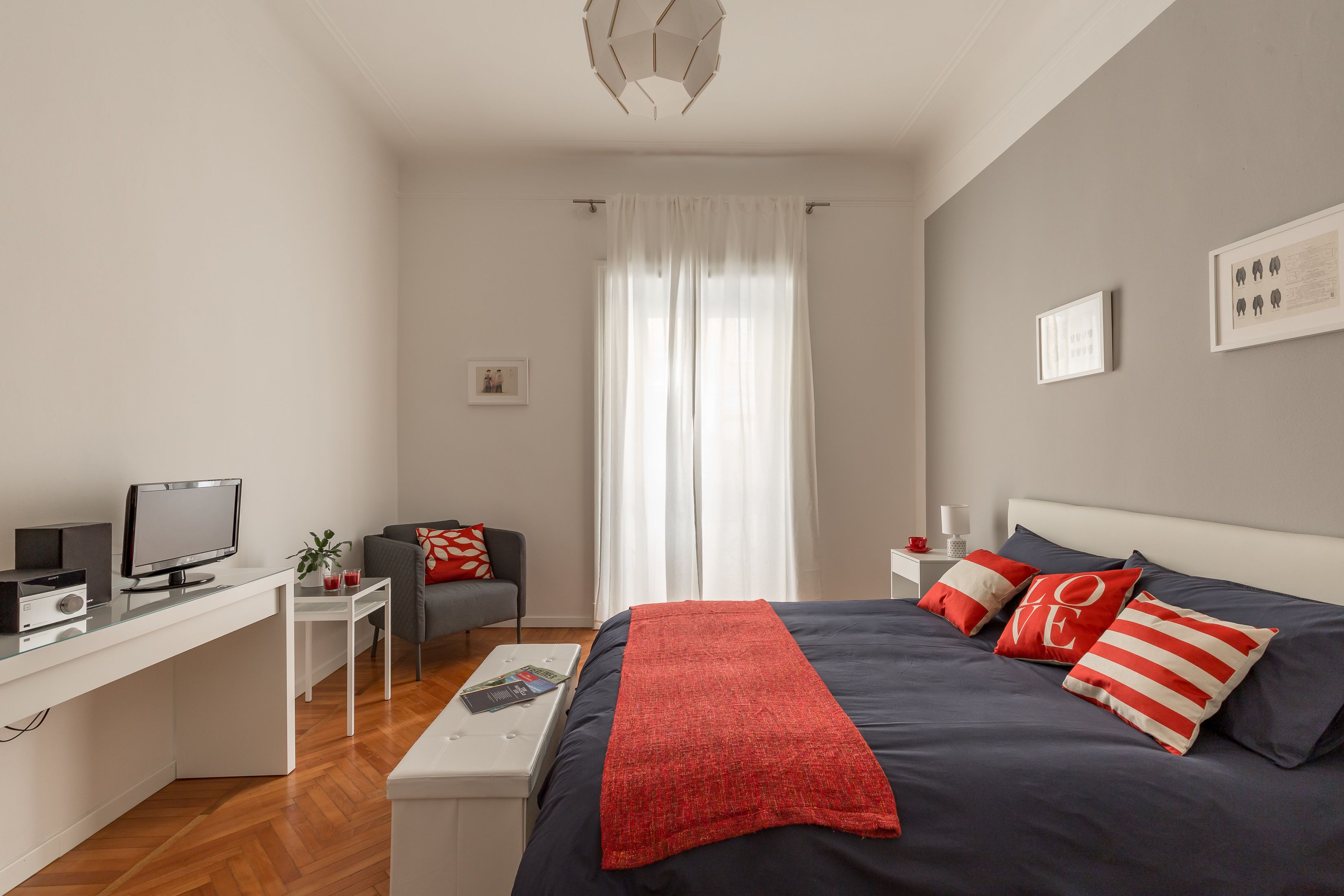 2 bedrooms, iron/ironing board, free cots/infant beds, free WiFi