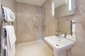 Cottage, 1 King Bed | Bathroom - Ash Cottage (Brampton)