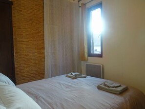 2 bedrooms, iron/ironing board, WiFi, bed sheets - Charming 2 bedroom apartment "Cyrano" - Habitation Saint-Clar Historic Center - WIFI / Netflix (Bergerac)