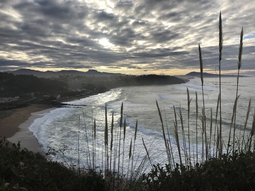 T2 quiet, comfortable close to the Basque Coast