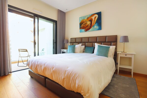 2 bedrooms, iron/ironing board, travel crib, WiFi