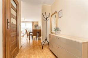 2 多间卧室、高档床上用品、特色装修、特色家居