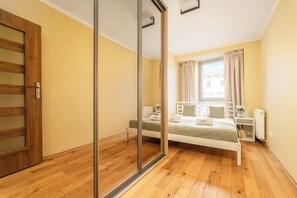 2 多间卧室、高档床上用品、特色装修、特色家居