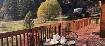 Beautiful Cabin in Leavenworth with 4BR and 3BA  