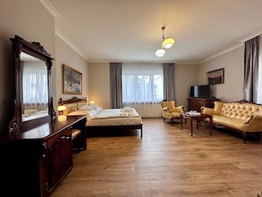 Superior Room | Individually furnished, blackout curtains, free WiFi, bed sheets - Boutique Residence Irys (Swinoujscie)