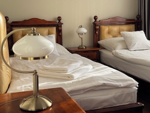 Quarto duplo standard | Individualmente mobiliados, cortinas blackout, Wi-Fi de cortesia