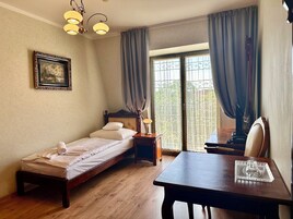 Standard Single Room, Balcony | Individually furnished, blackout drapes, free WiFi, bed sheets