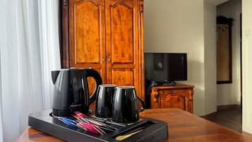 Individually furnished, blackout curtains, free WiFi, bed sheets