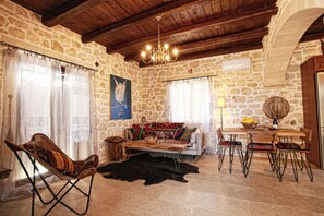 Deluxe Villa | Living room | Smart TV, Netflix, DVD player - Villa with private pool near the beach (Mylopotamos)