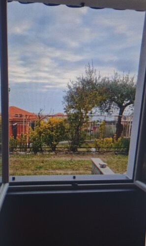 2 makuuhuonetta, pääsy pyörätuolilla