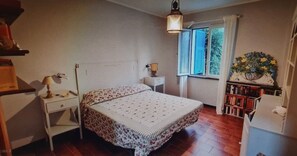 2 makuuhuonetta, pääsy pyörätuolilla