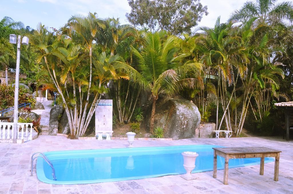 Kolam renang outdoor