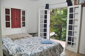 6 habitaciones, tabla de planchar con plancha y wifi gratis 