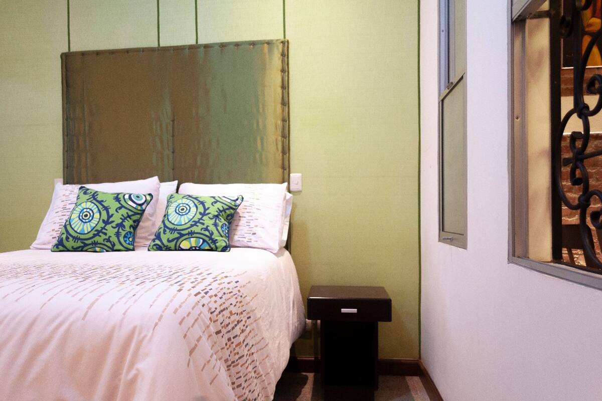Iron/ironing board, free WiFi, bed sheets, wheelchair access