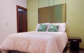 Iron/ironing board, free WiFi, bed sheets, wheelchair access
