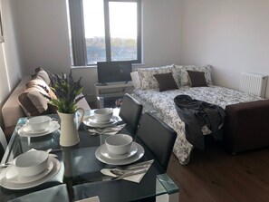 Living room - Excellent Location in the Heart of Slough (Slough)