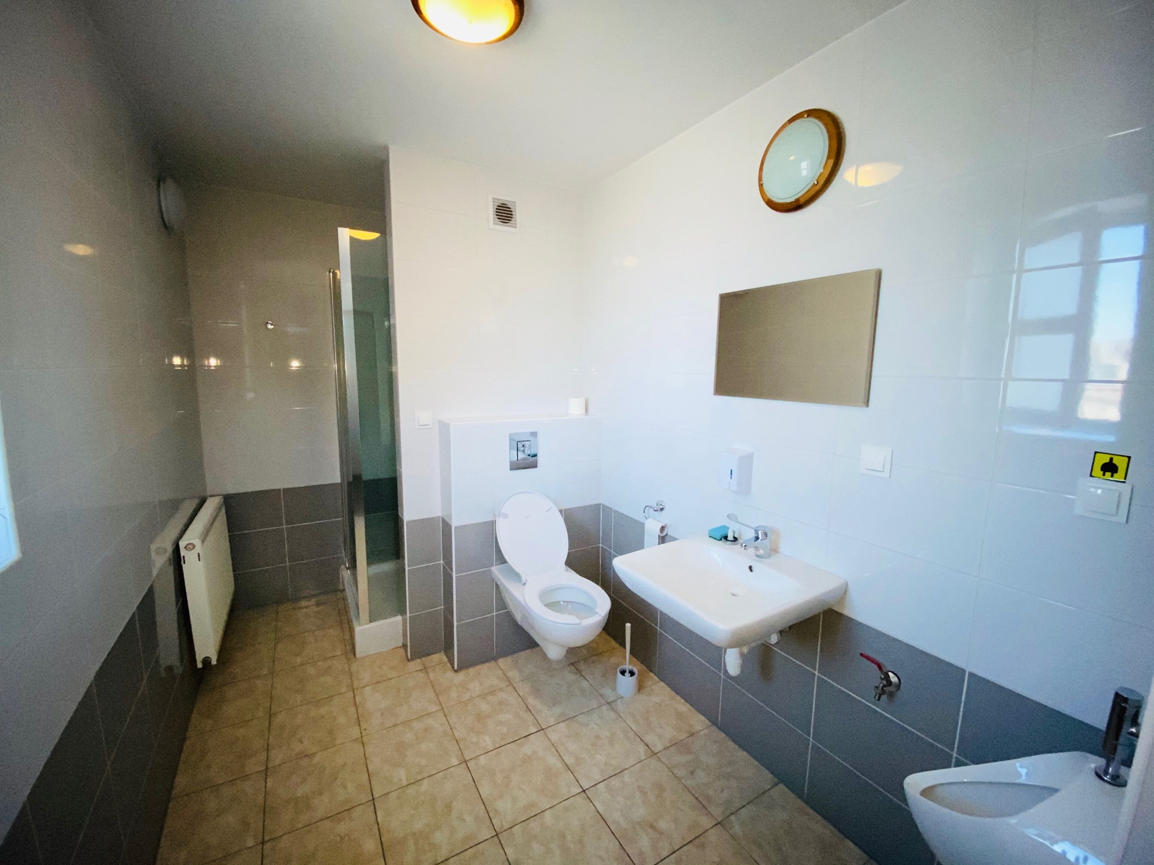 Shower, free toiletries, hair dryer, towels