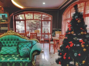 Kawasan tempat duduk lobi