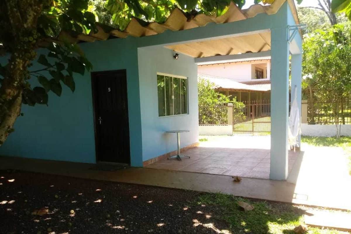 1 habitación, caja de seguridad en la habitación y escritorio