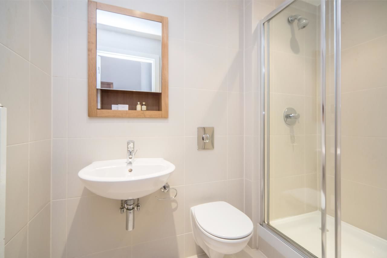 Standard Apartment, Multiple Beds, Non Smoking | Bathroom | Combined shower/tub, hair dryer, towels