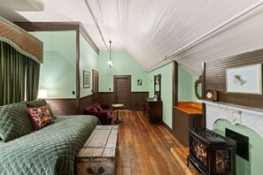 Suite – deluxe, 1 kingsize-seng, ikke-røyk (211) | Individuelt dekorert, individuelt innredet og barnesenger (inkludert)