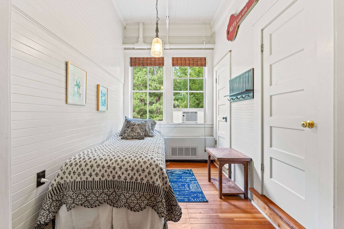 mercantile (205) | individually decorated, individually furnished, free cots/infant beds