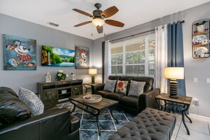 智能電視、足球機、乒乓球設施