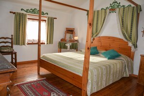 Iron/ironing board, free WiFi, bed sheets - Sembenini Palace (Riva del Garda)