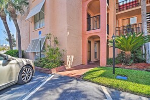 Exterior - < 2 Mi to Coast: St Pete Beach Gem w/ Pool Access (St Pete Beach)