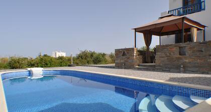 Ariadne House Plaka Beach!