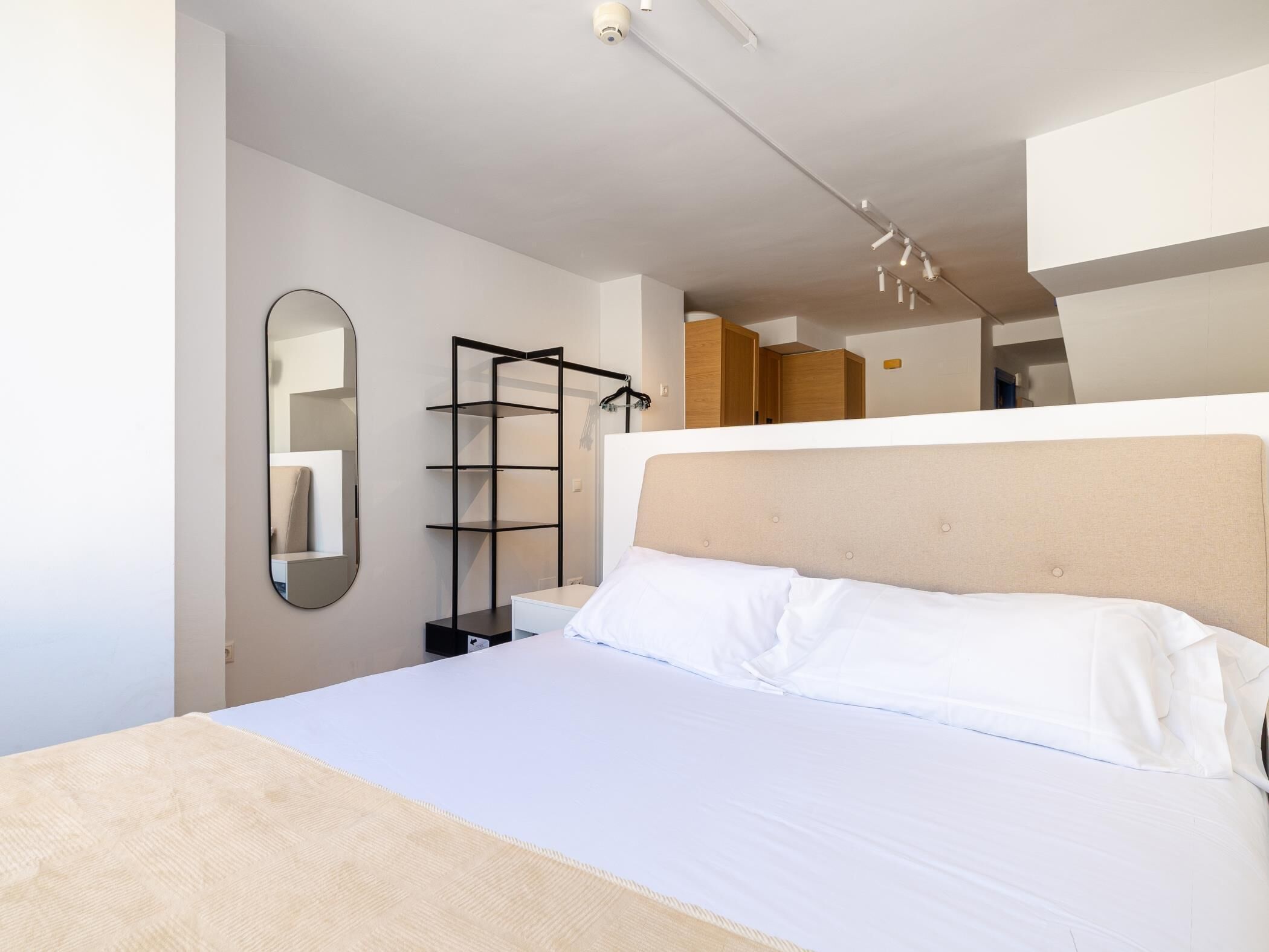 アイロン / アイロン台、旅行用ベビーベッド、WiFi (無料)、ベッドシーツ