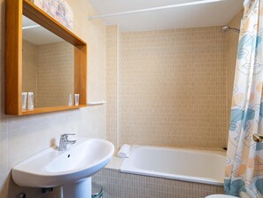 Haartrockner, Handtücher, Toilettenpapier