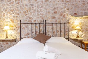 3 bedrooms, iron/ironing board, free WiFi, bed sheets - YourHouse Son Gallina Villa with private pool (Sa Pobla)